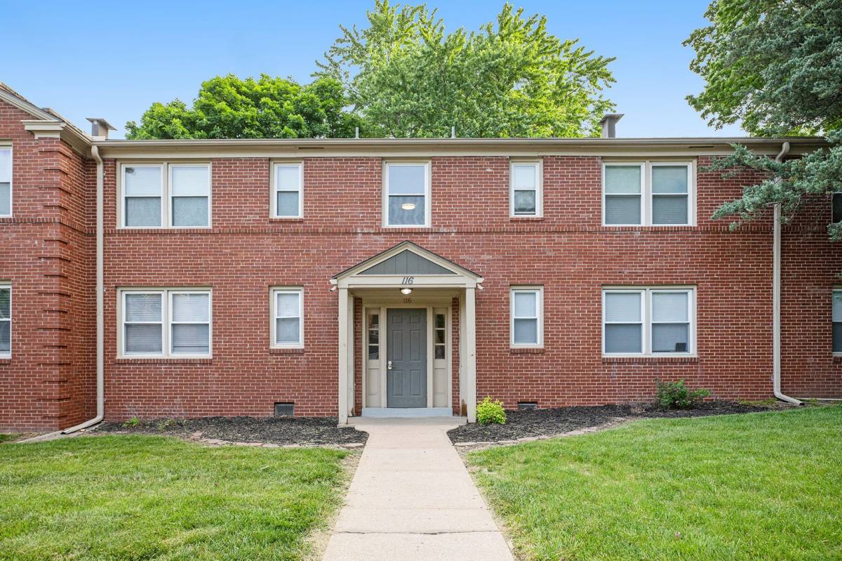 Apartment for rent at 120 W Elizabeth St, Independence, MO 64050