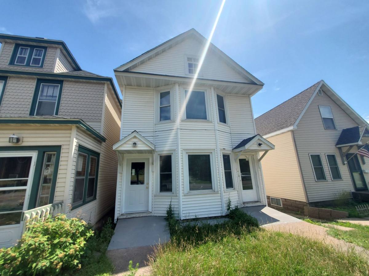 Apartment for rent at 2214 W 3rd St, Duluth, MN 55806