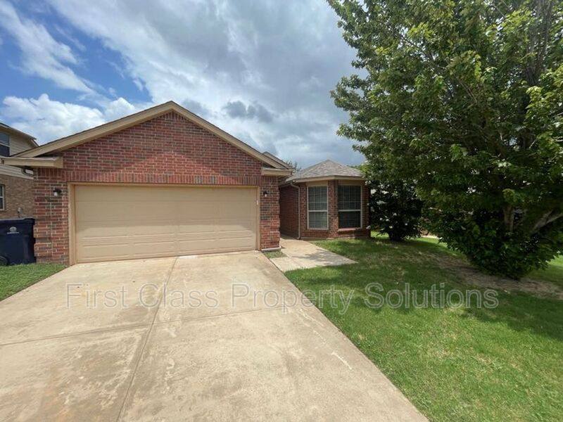 House for rent at 11237 NW 97th St, Yukon, OK 73099