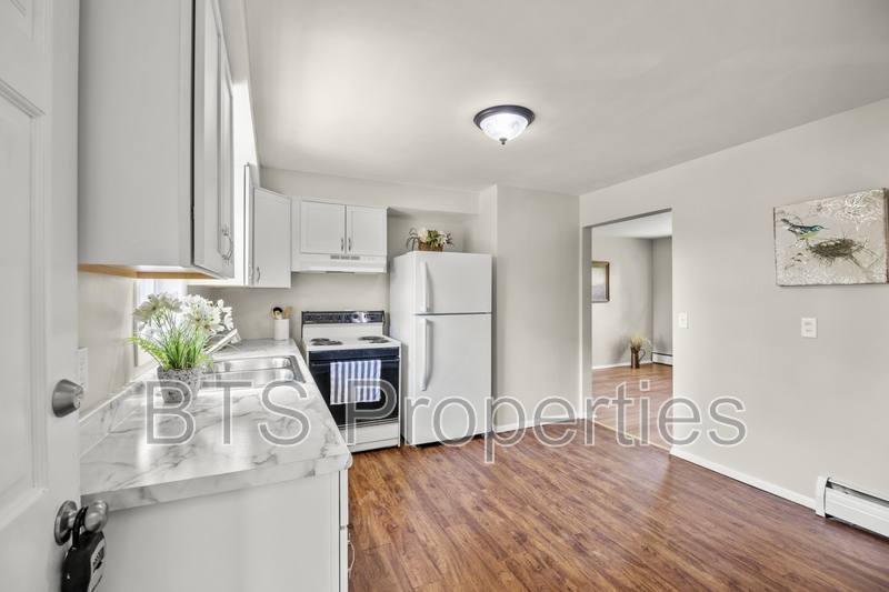 Apartment for rent at 305 N Pleasant View St #NEW 3, Elmwood, IL 61529