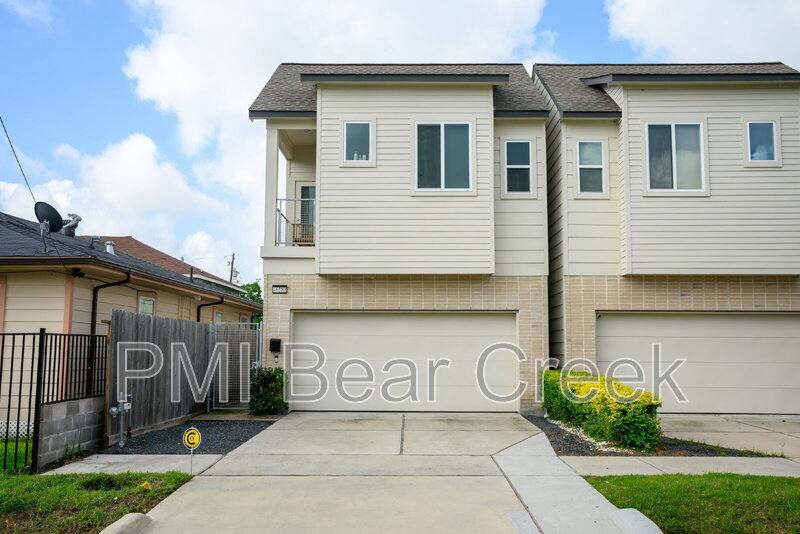 Townhouse for rent at 4618 Nichols St #B, Houston, TX 77020