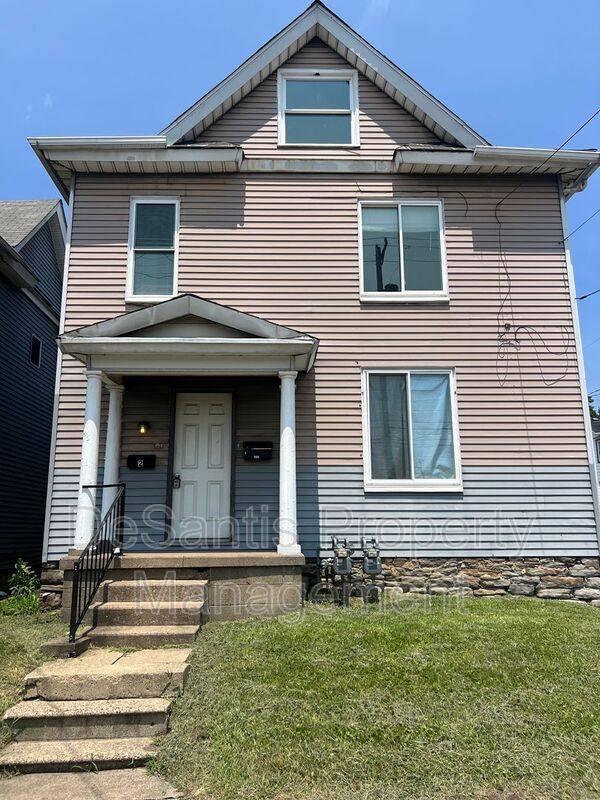 Apartment for rent at 450 Jefferson St #2, Rochester, PA 15074