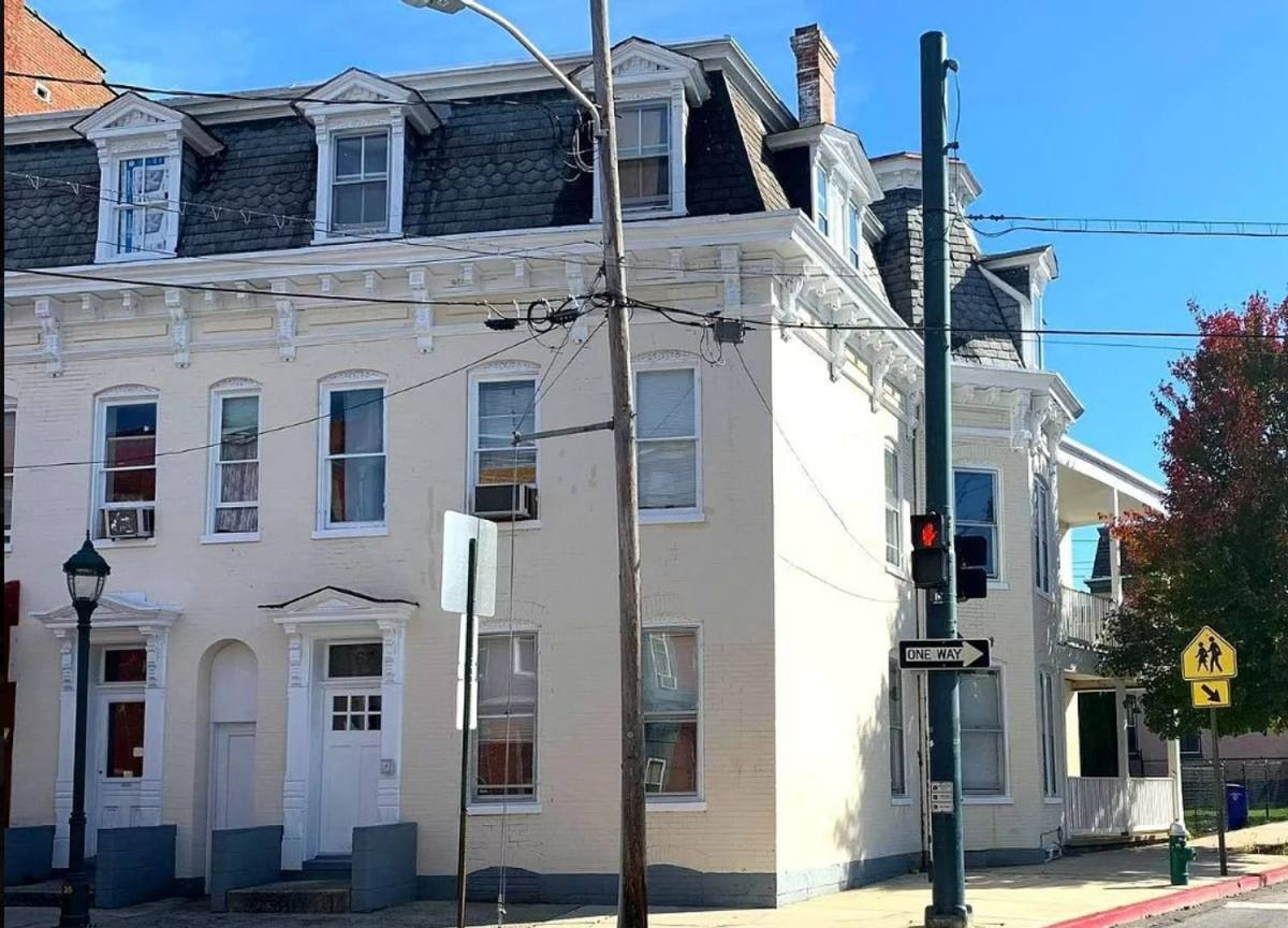 Apartment for rent at 162 S Potomac, Hagerstown, MD 21740