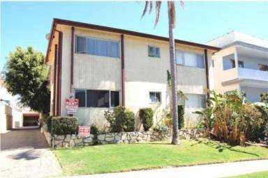 Apartment for rent at 11844 Mayfield Ave, Los Angeles, CA 90049