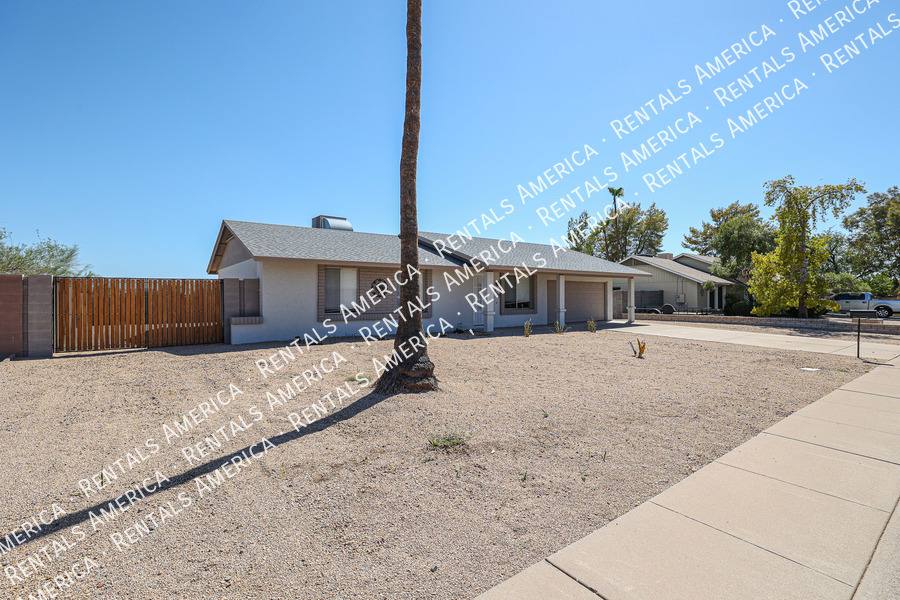 House for rent at 1453 W Tonopah Dr, Phoenix, AZ 85027
