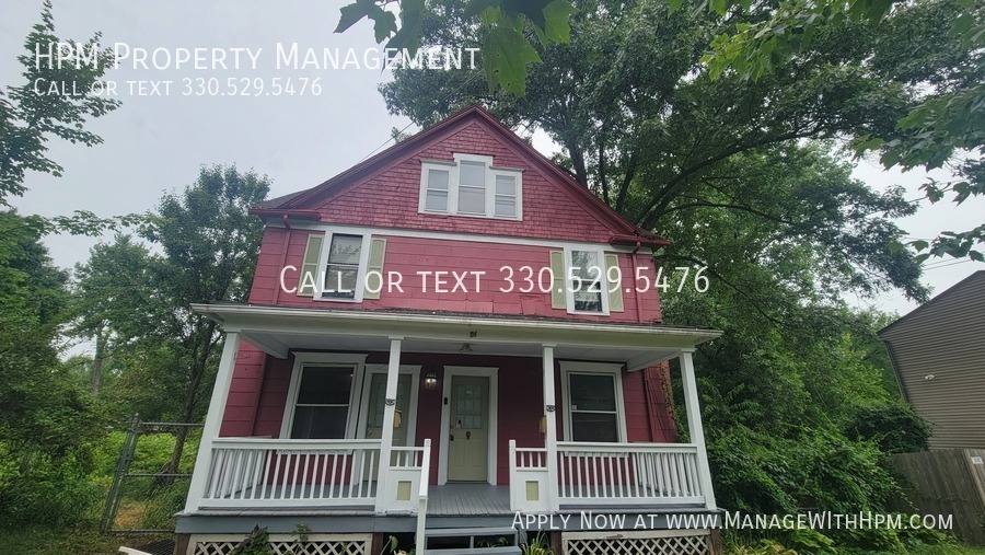 Apartment for rent at 84 Bittman St #UP, Akron, OH 44303