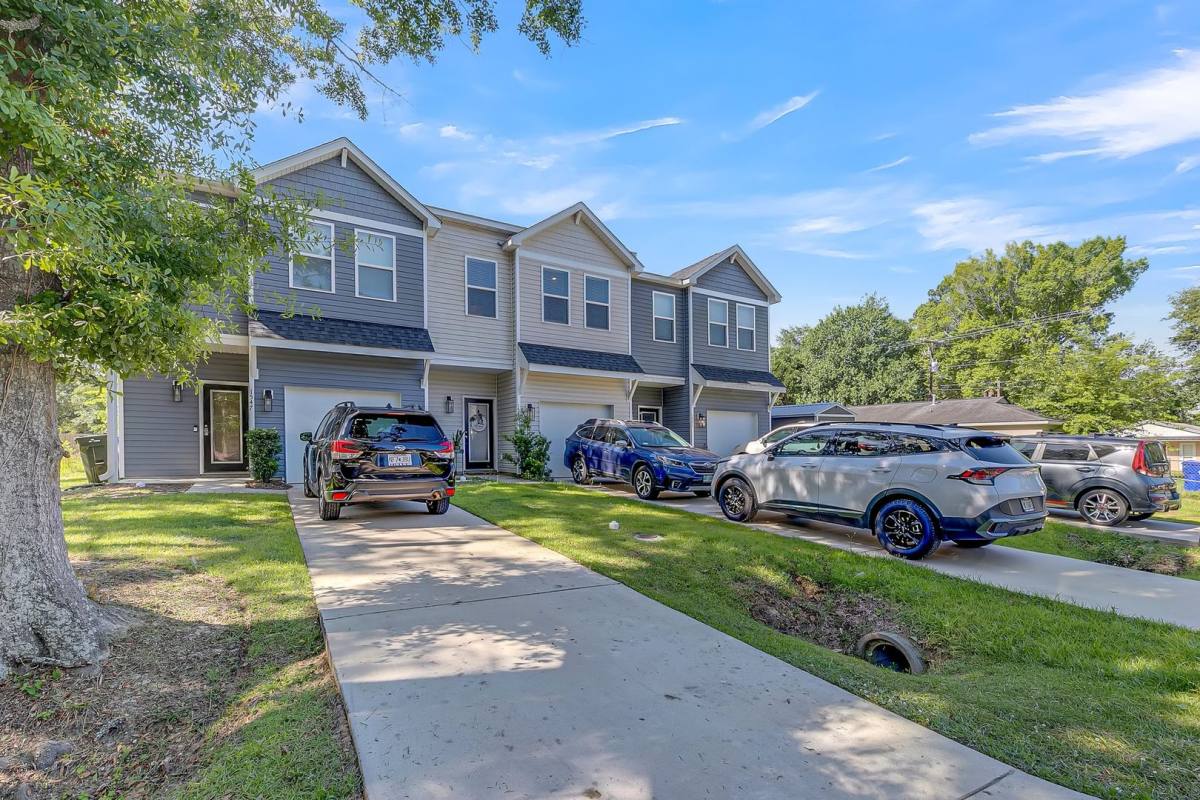 Townhouse for rent at 1549 Evergreen St, Charleston, SC 29407