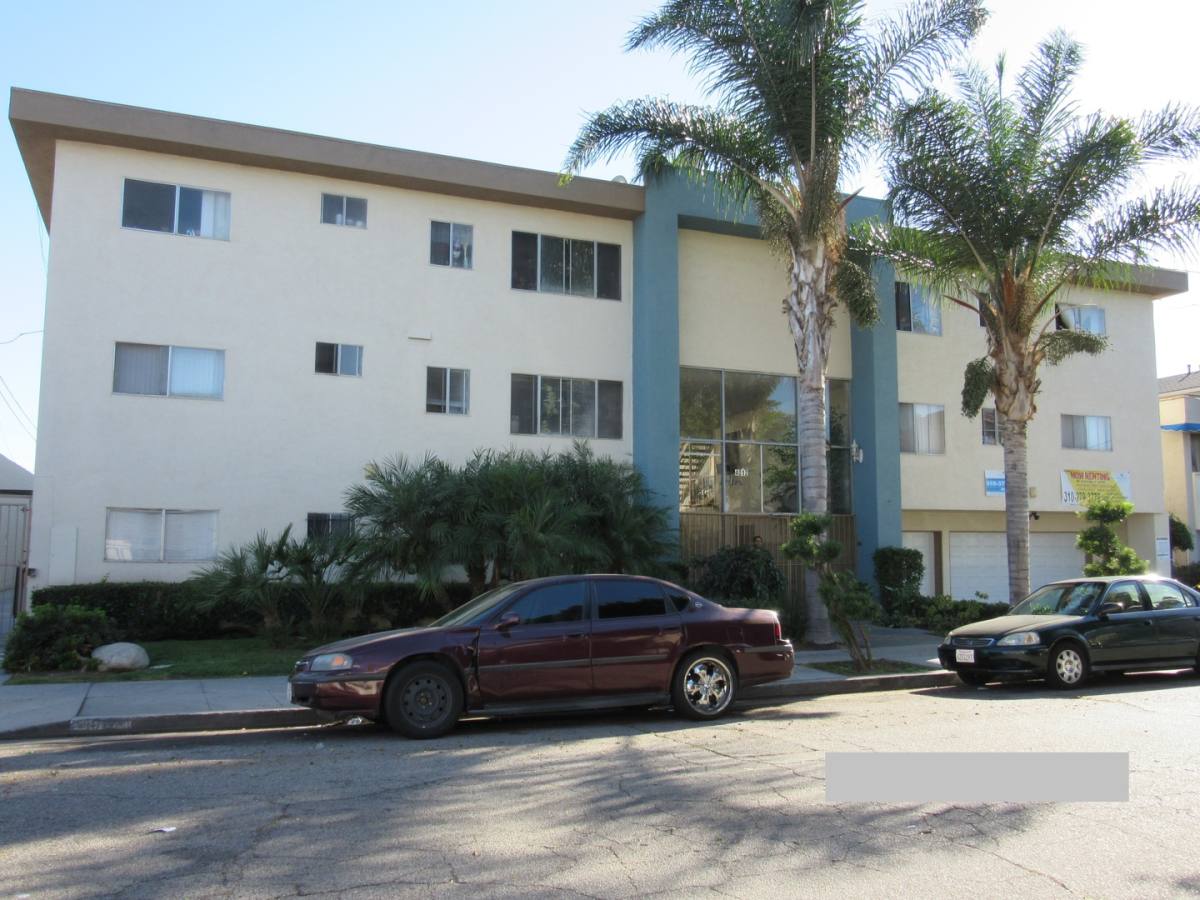 Apartment for rent at 4012 W 129th St, Hawthorne, CA 90250