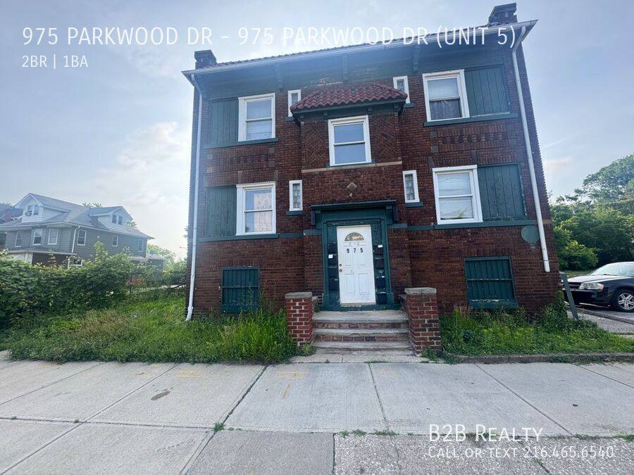 Apartment for rent at 975 Parkwood Dr 5 Uni, Cleveland, OH 44108