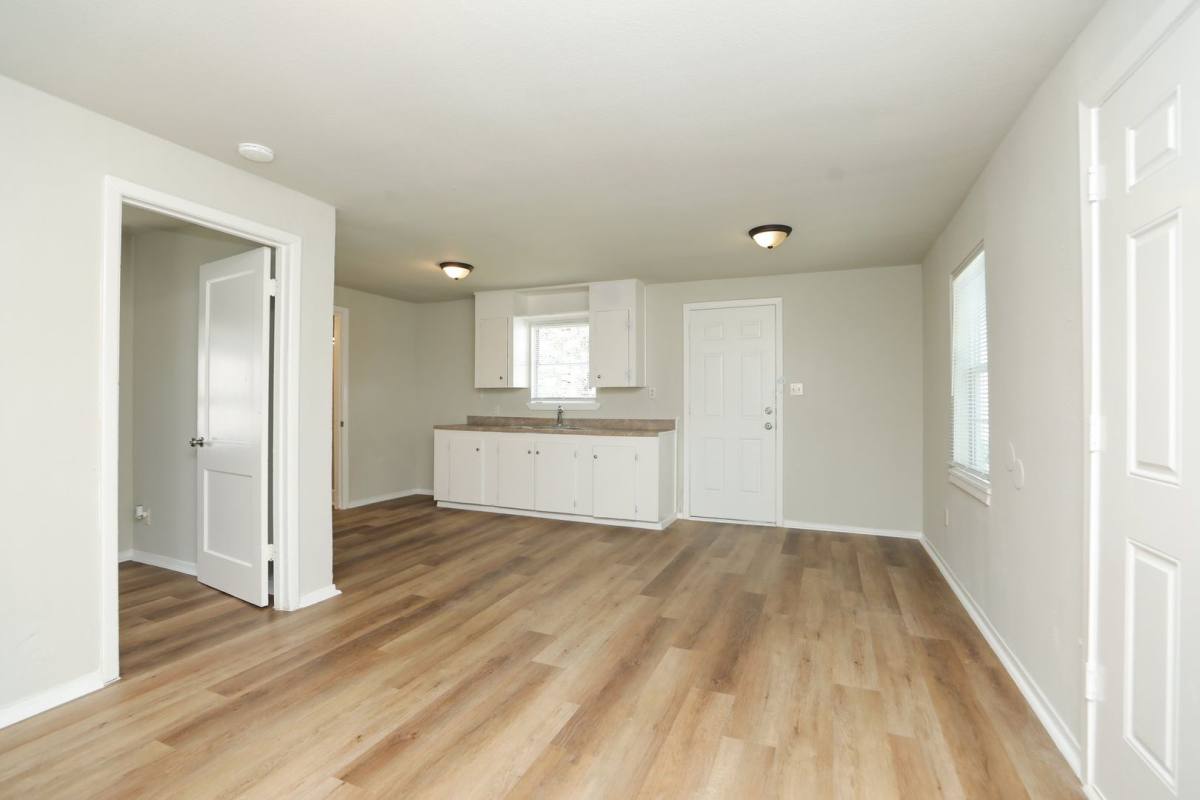 Apartment for rent at 404 N 7th St #REAR, Baytown, TX 77520