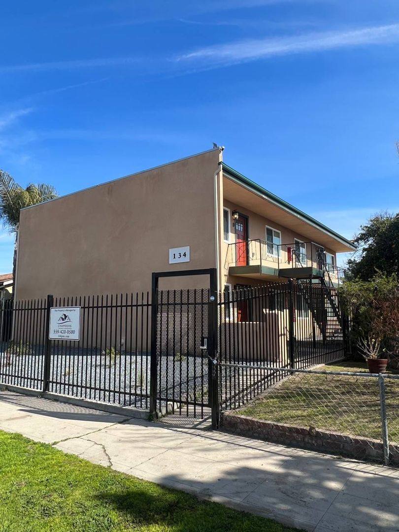 Apartment for rent at 134 N Poplar Ave, Fresno, CA 93701