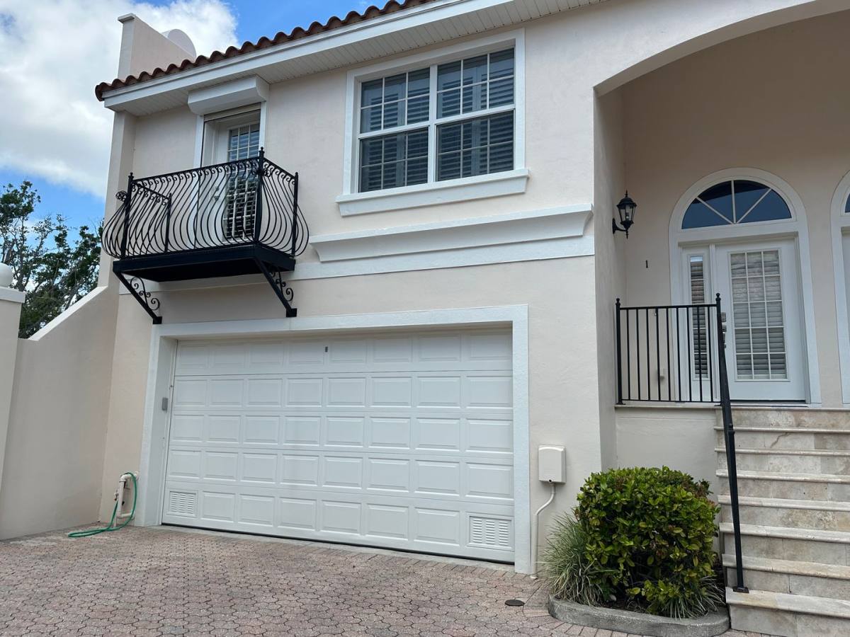 Townhouse for rent at 100 Ricardo Way NE, Saint Petersburg, FL 33704