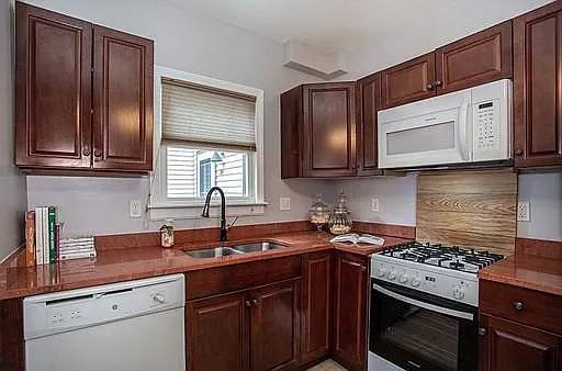 Apartment for rent at 35 Maple St #3, Waltham, MA 02453