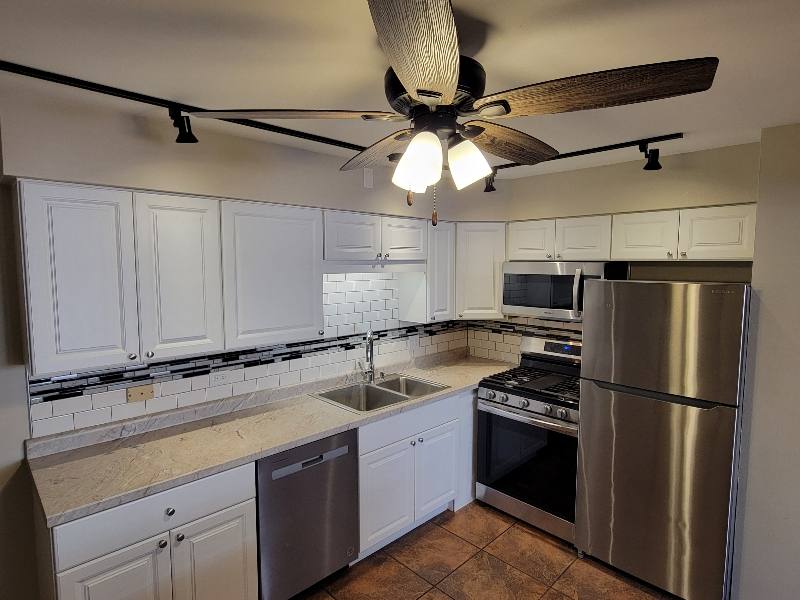 Apartment for rent at 707 Lake St, Antioch, IL 60002