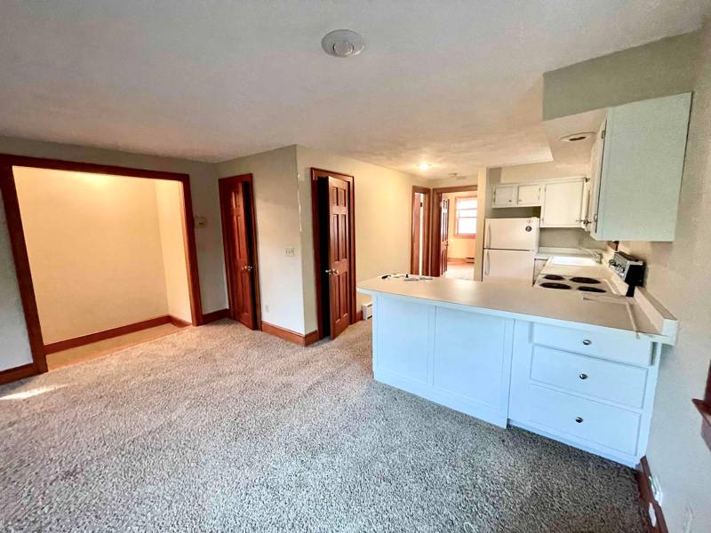 Apartment for rent at 160 Washington St #3, Manlius, NY 13104