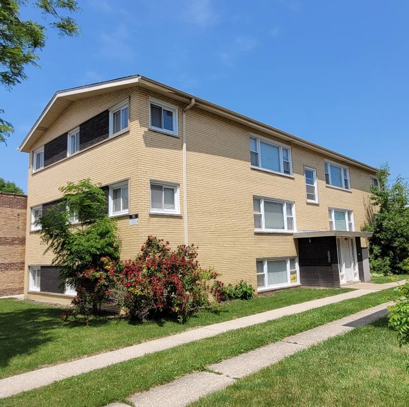 Apartment for rent at 5852 W Irving Park Rd #G, Chicago, IL 60634