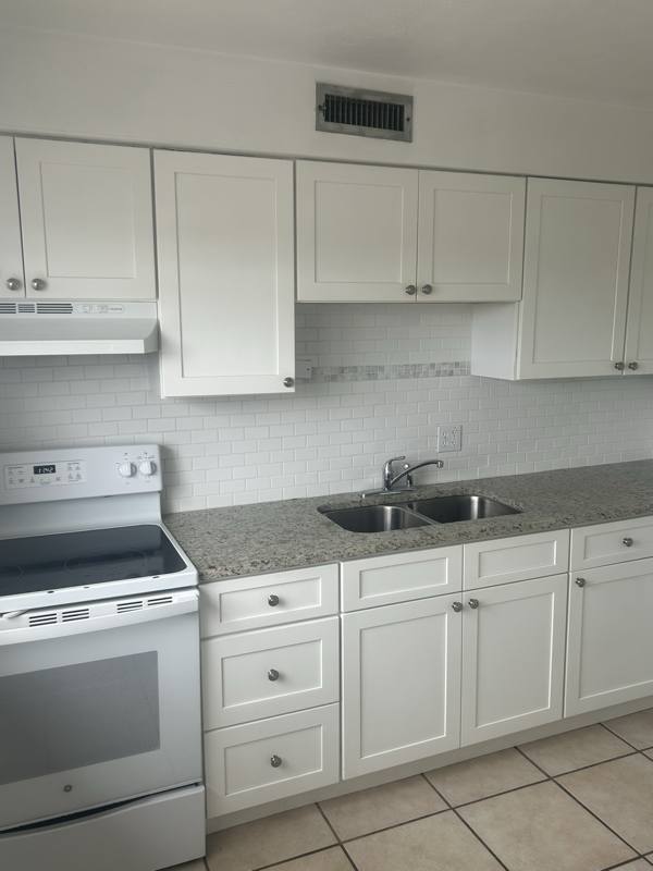 Apartment for rent at 125 Cleveland Ave, Cocoa Beach, FL 32931