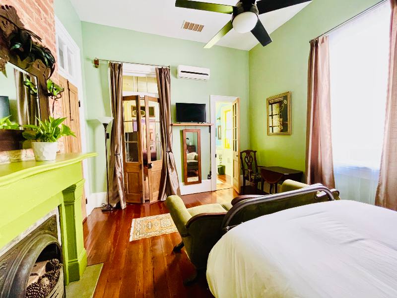 Apartment for rent at 1435-37 N Prieur St #2, New Orleans, LA 70116