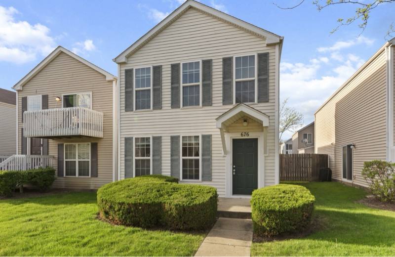 Apartment for rent at 676 Four Seasons Blvd, Aurora, IL 60504
