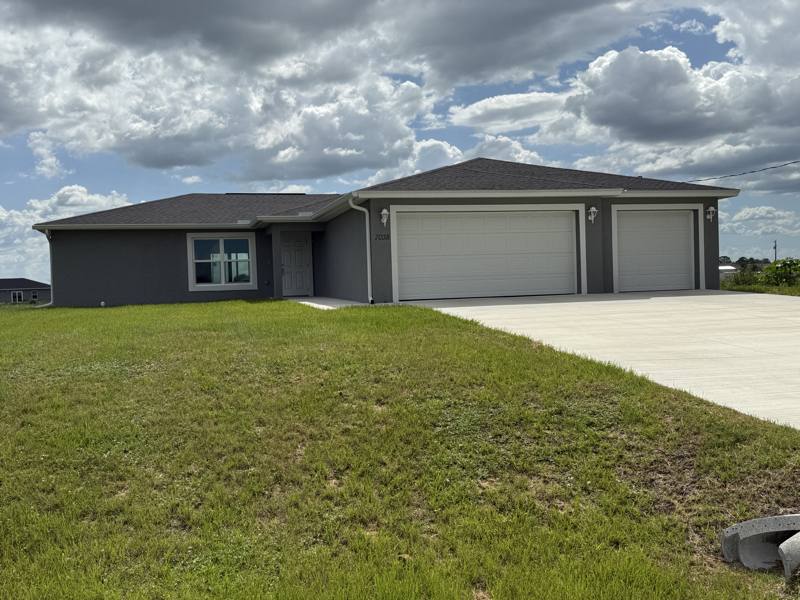 House for rent at 7038 Lotus Circle, Labelle, FL 33935