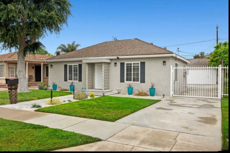 House for rent at 923 E Orange Grove Ave, Burbank, CA 91502