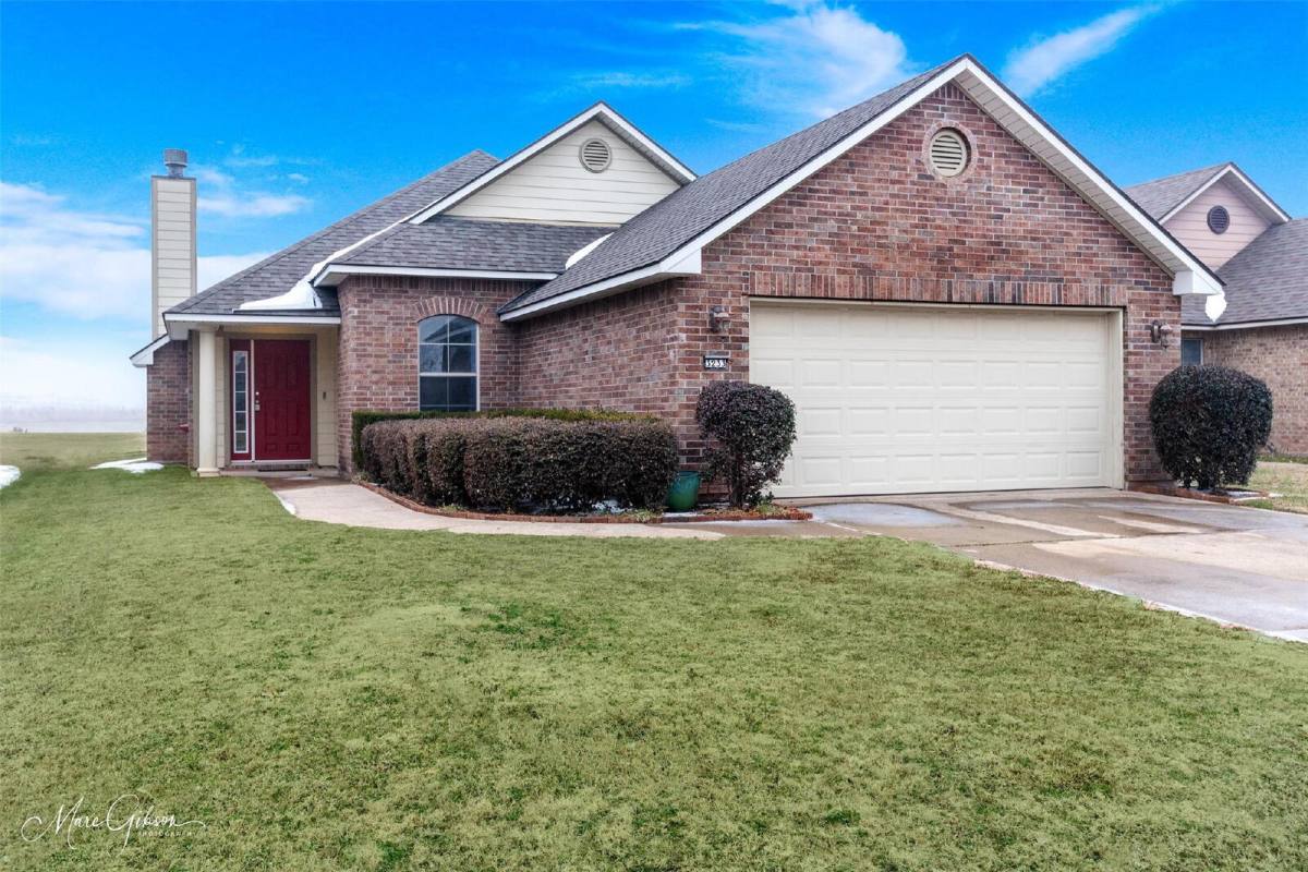 House for rent at 3233 Grand Lake Dr, Bossier City, LA 71111