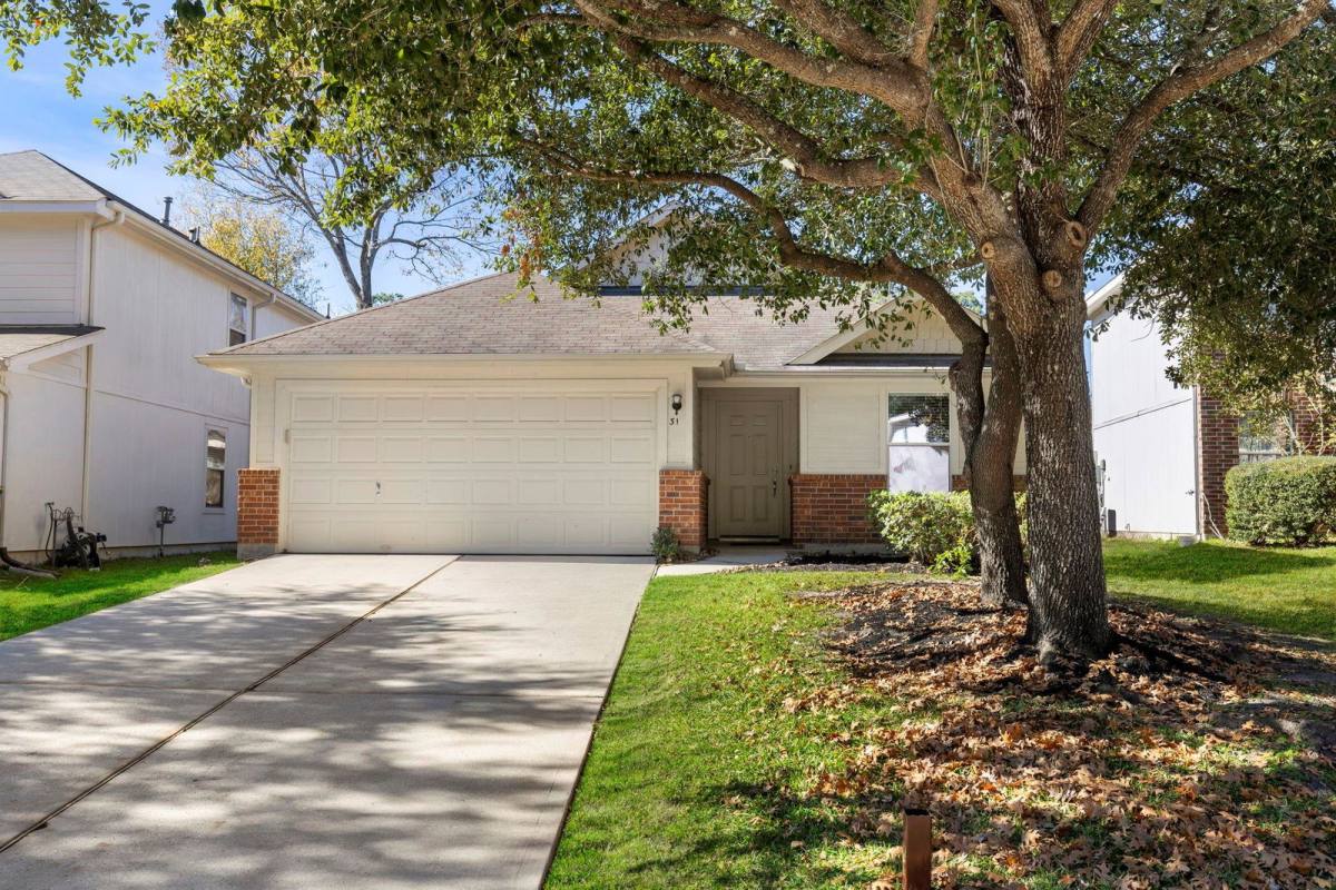 House for rent at 31 Bark Bend Place, Conroe, TX 77385