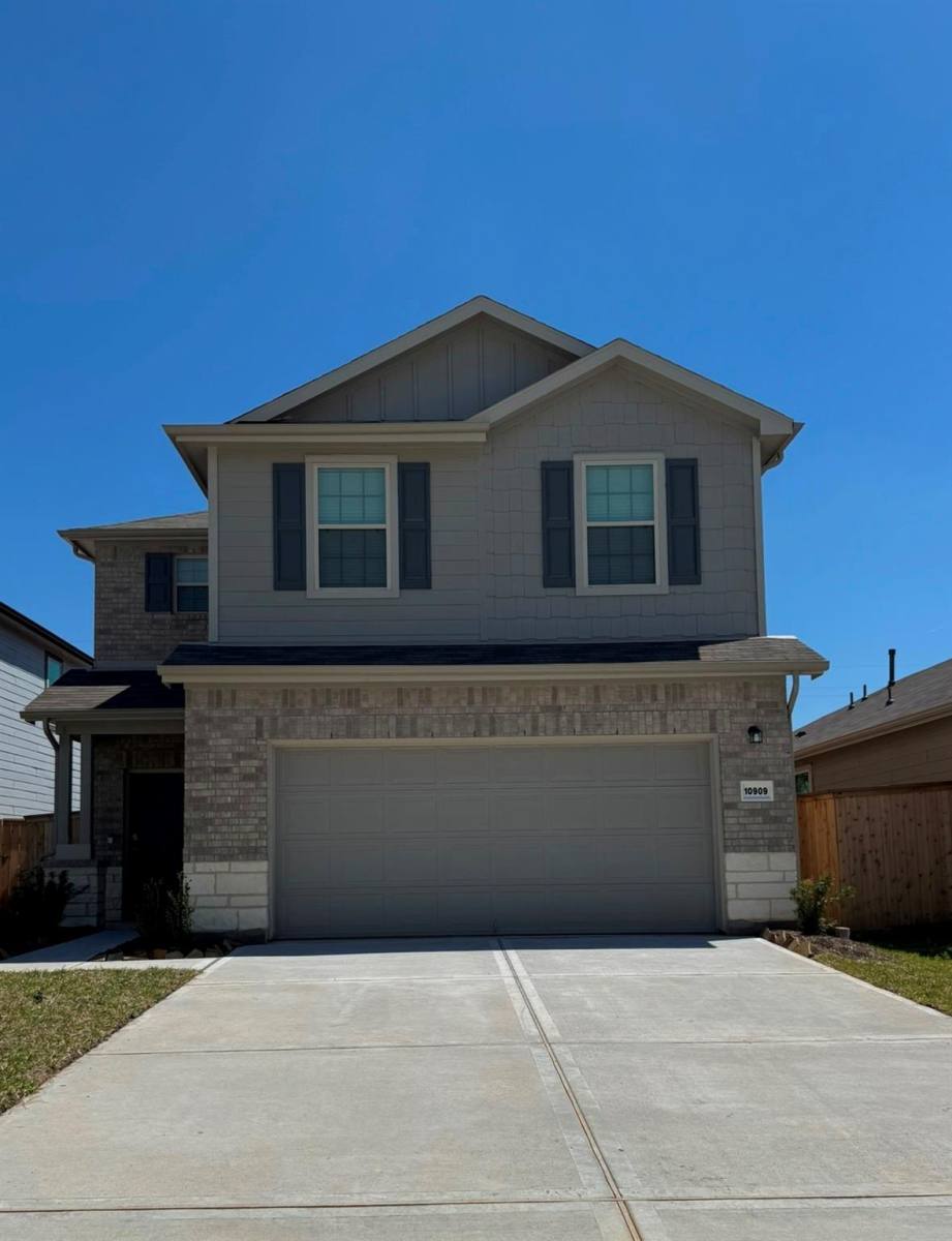House for rent at 10909 Fly Catcher Dr, Willis, TX 77378
