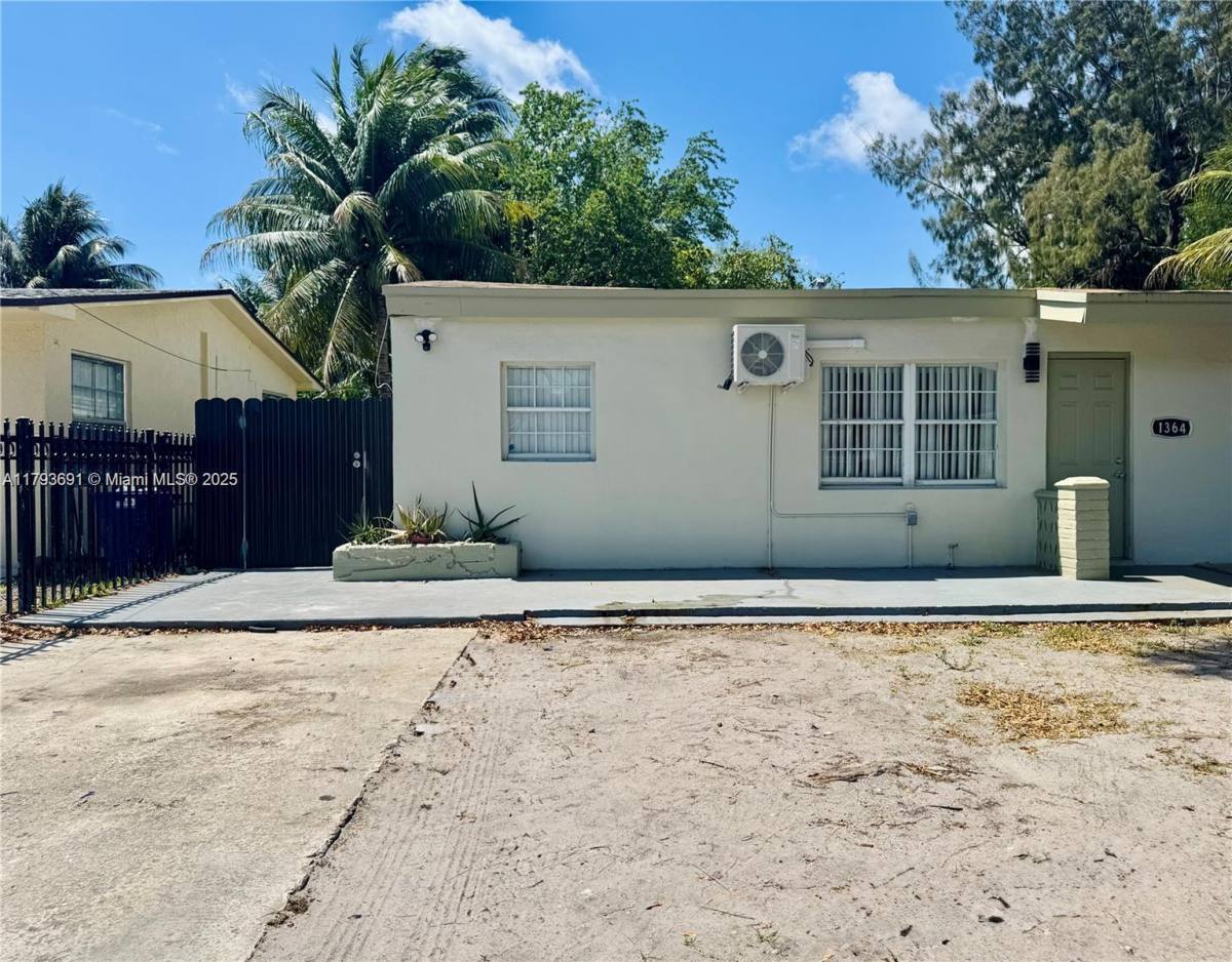 House for rent at 1364 NE 145th St, Miami, FL 33161