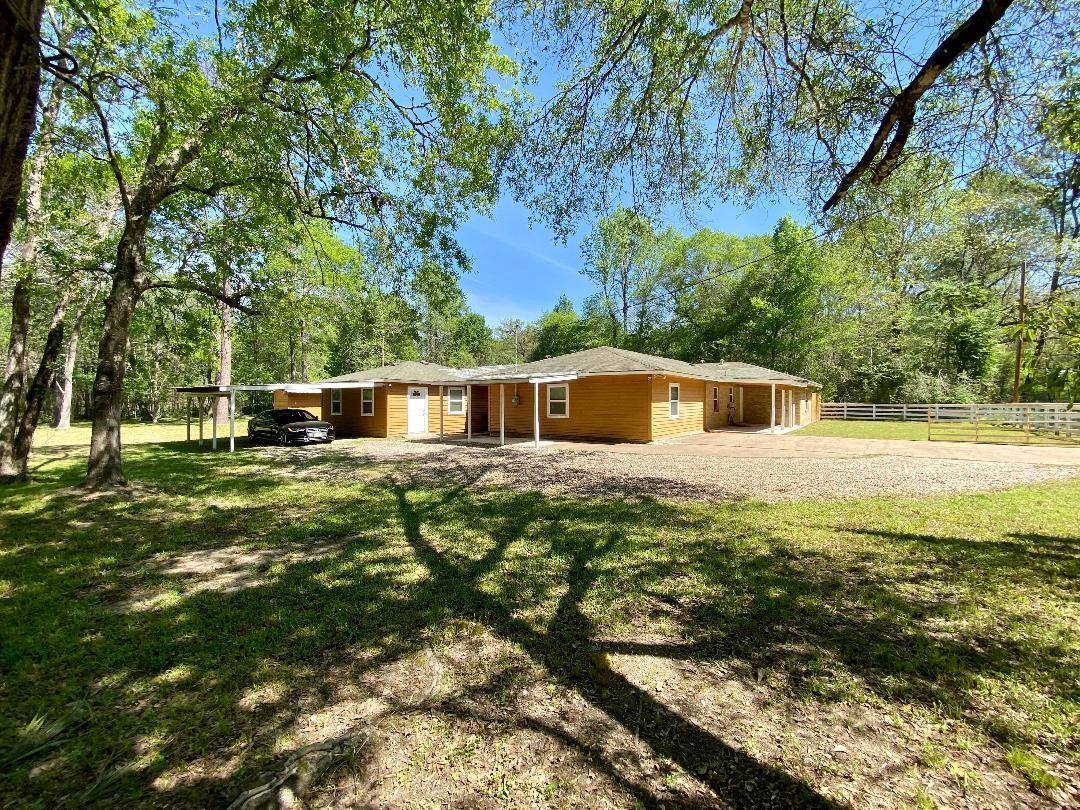 Apartment for rent at 10451 N Essex Dr, Conroe, TX 77302