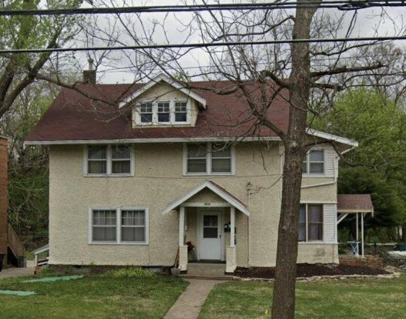 Apartment for rent at 3903 University Ave #1, Des Moines, IA 50311