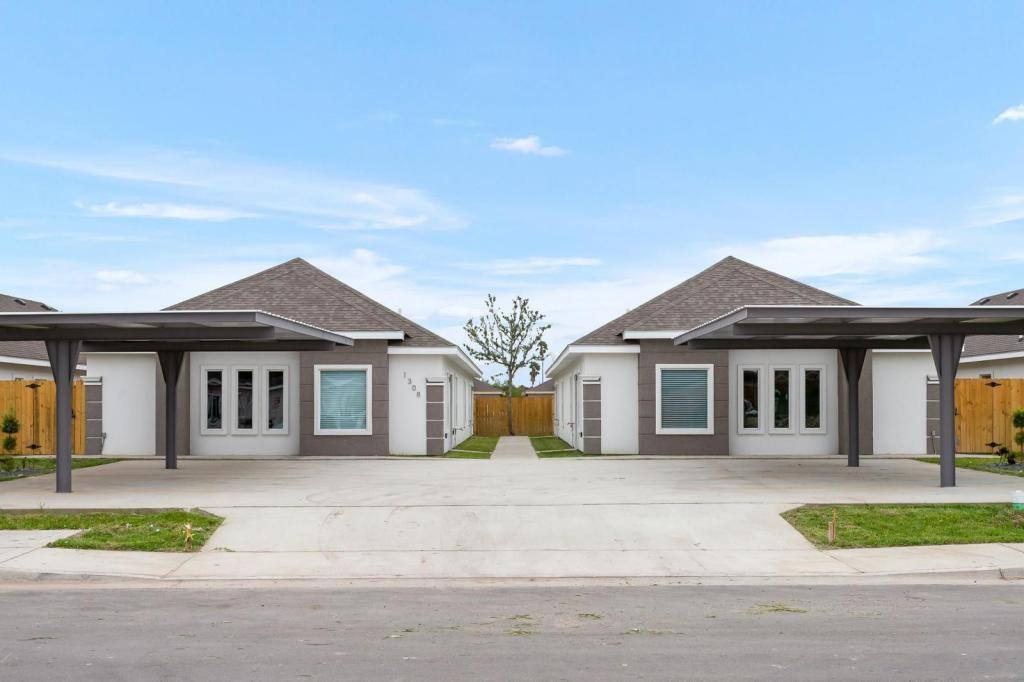 Apartment for rent at 1404 S Xanthia St #4, Mission, TX 78573