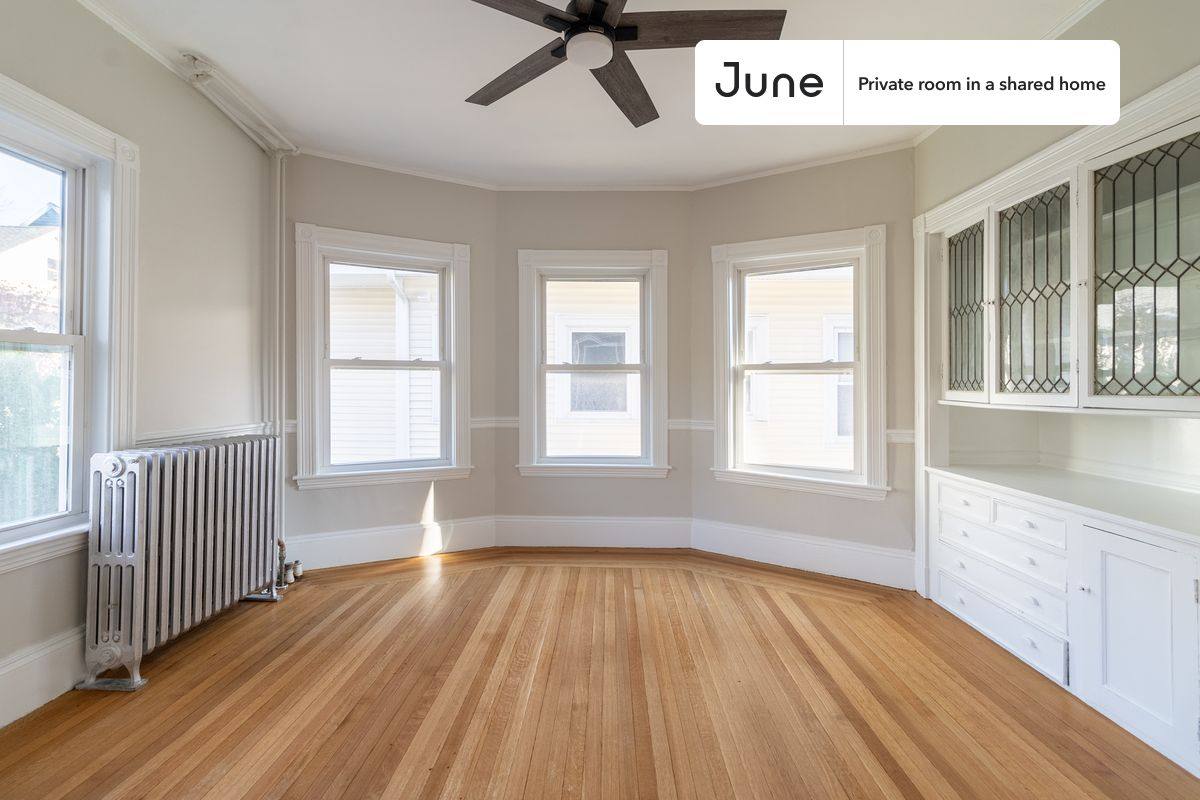 Apartment for rent at 41 Brook St E, Brookline, MA 02445