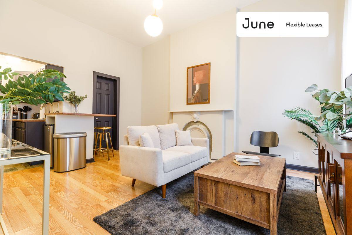 Apartment for rent at 336 W 46th St #3R, New York, NY 10036