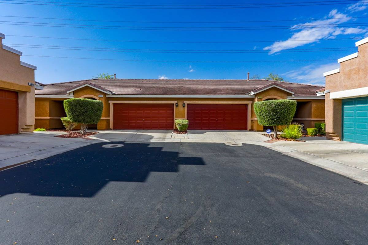 Townhouse for rent at 5474 Cholla Cactus Ave, Las Vegas, NV 89141