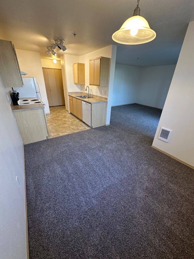Apartment for rent at 825 NE Century Dr, Albany, OR 97322