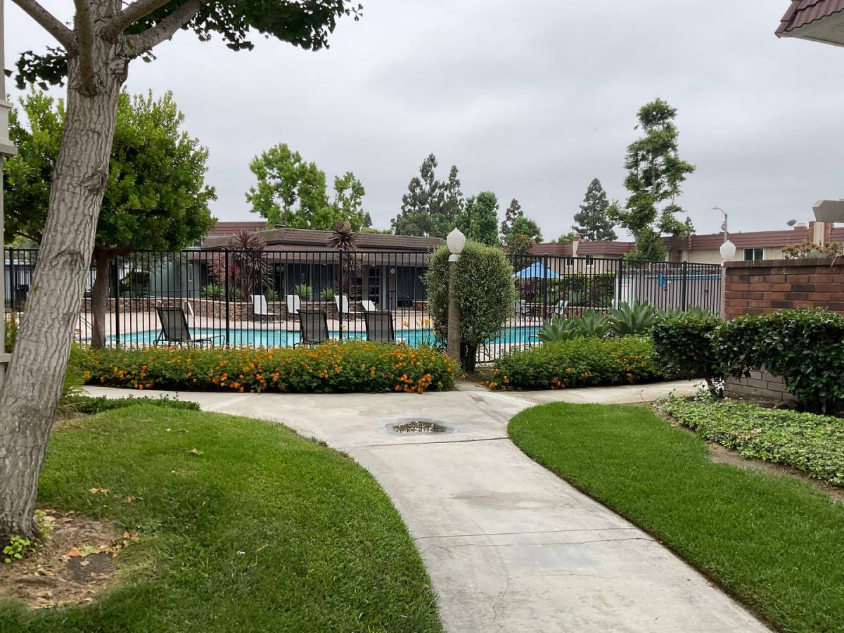 Townhouse for rent at 11261 Knott Ave, Cypress, CA 90630