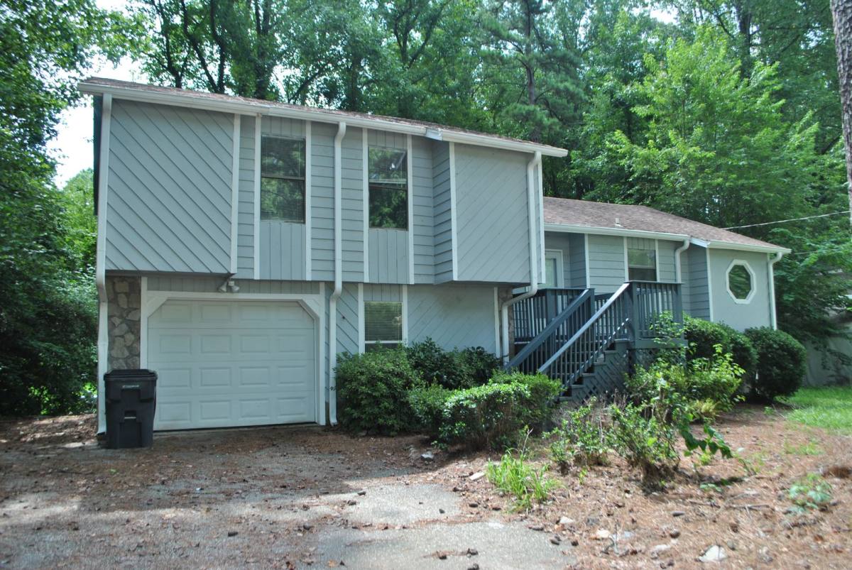 House for rent at 3172 Carmel Dr, Douglasville, GA 30135