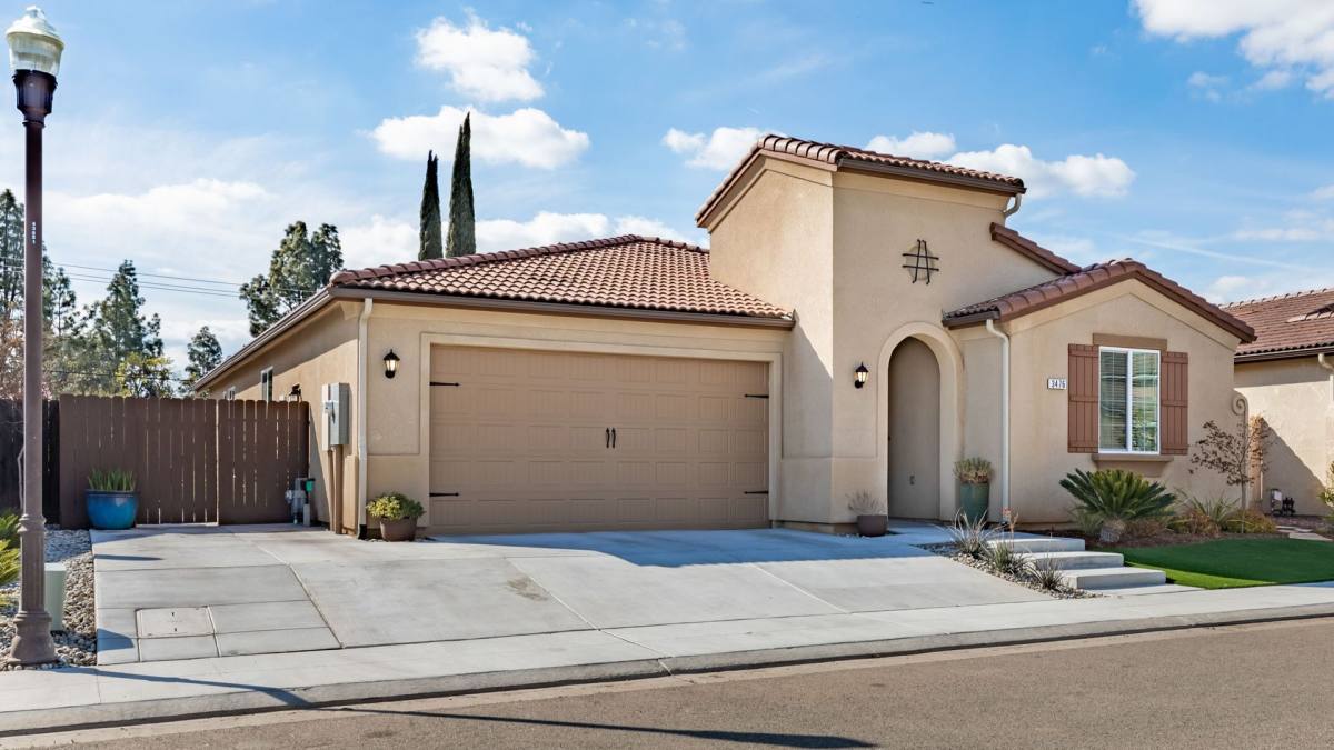 House for rent at 3476 Carmelita Ave, Clovis, CA 93619