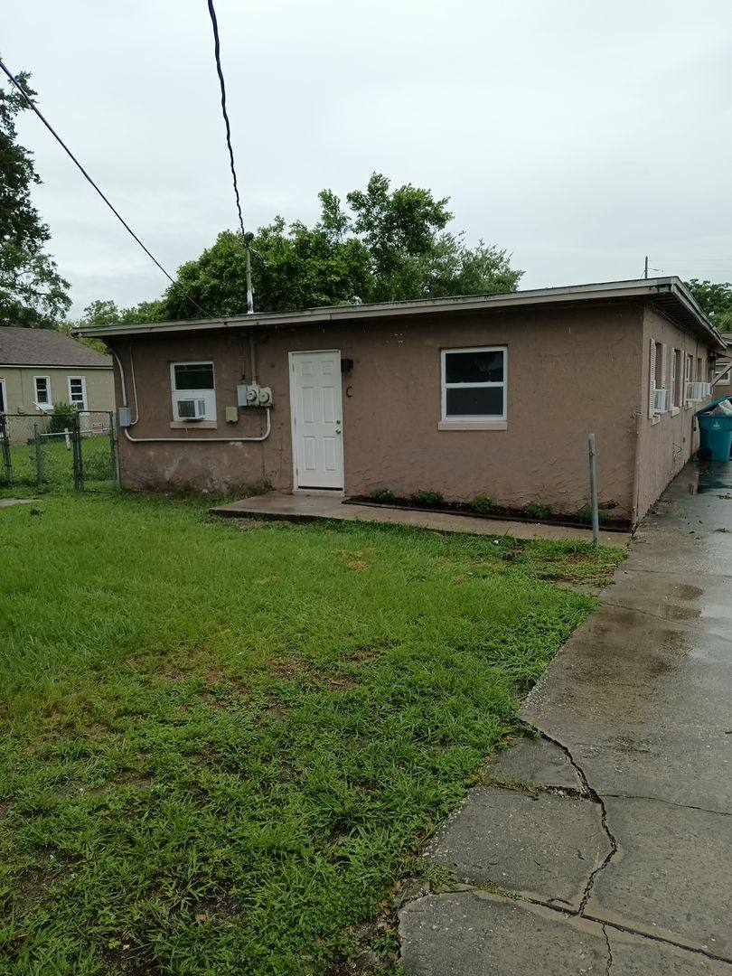House for rent at 902 W Jackson, Orlando, FL 32805