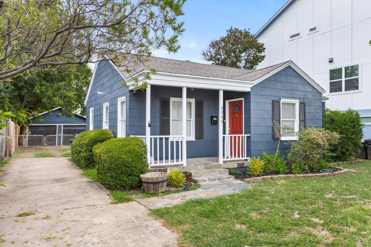 Apartment for rent at 3224 Forest Park Blvd, Fort Worth, TX 76110