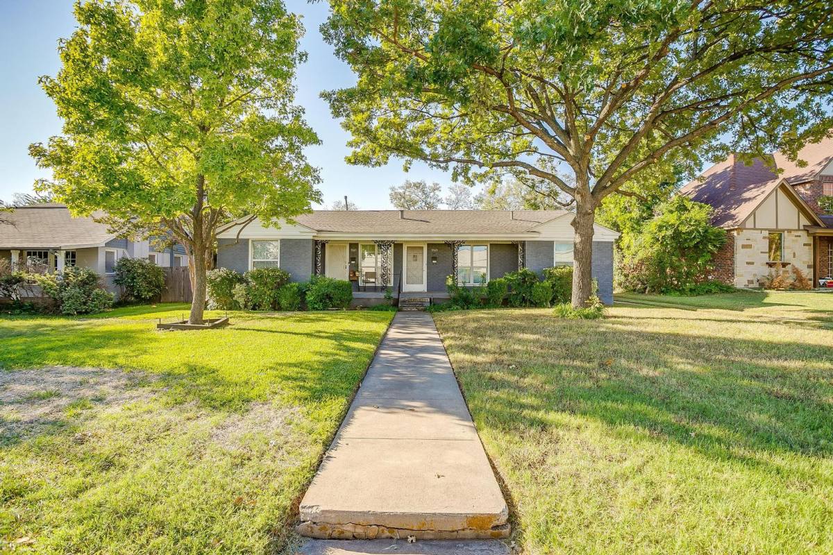 House for rent at 3543 S Hills Ave, Fort Worth, TX 76109