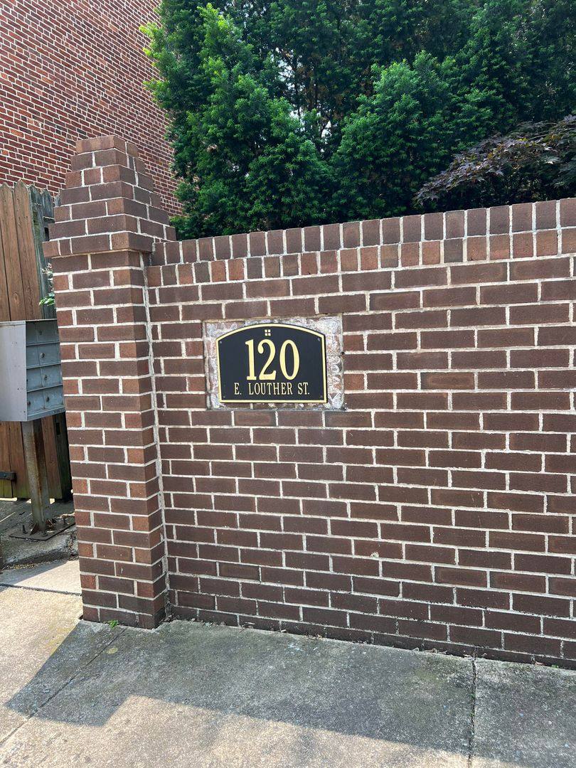 Apartment for rent at 112 -120 E Louther St, Carlisle, PA 17013