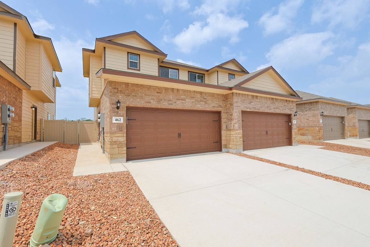 Townhouse for rent at 468 Emma Dr, New Braunfels, TX 78130