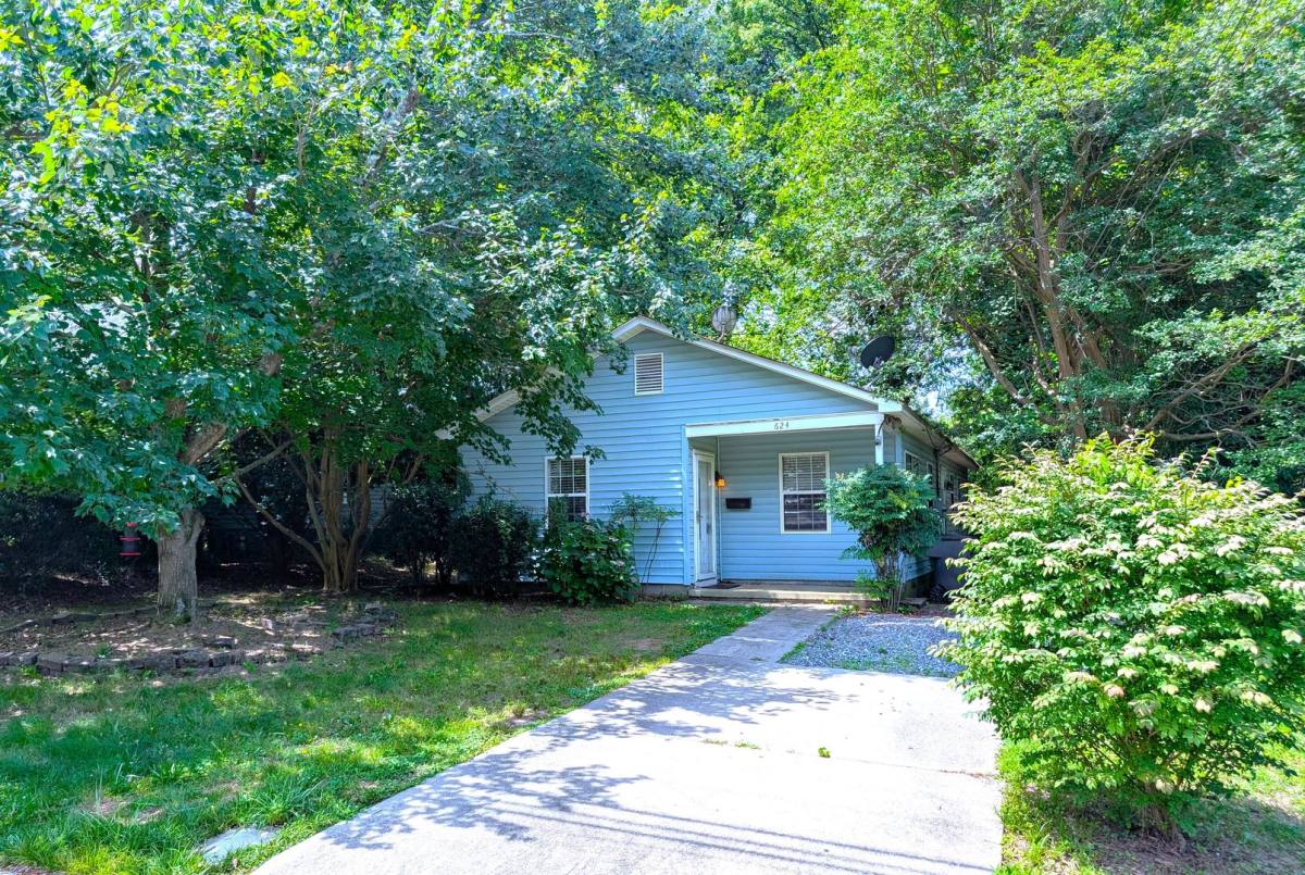 House for rent at 624 E 18th St, Charlotte, NC 28211