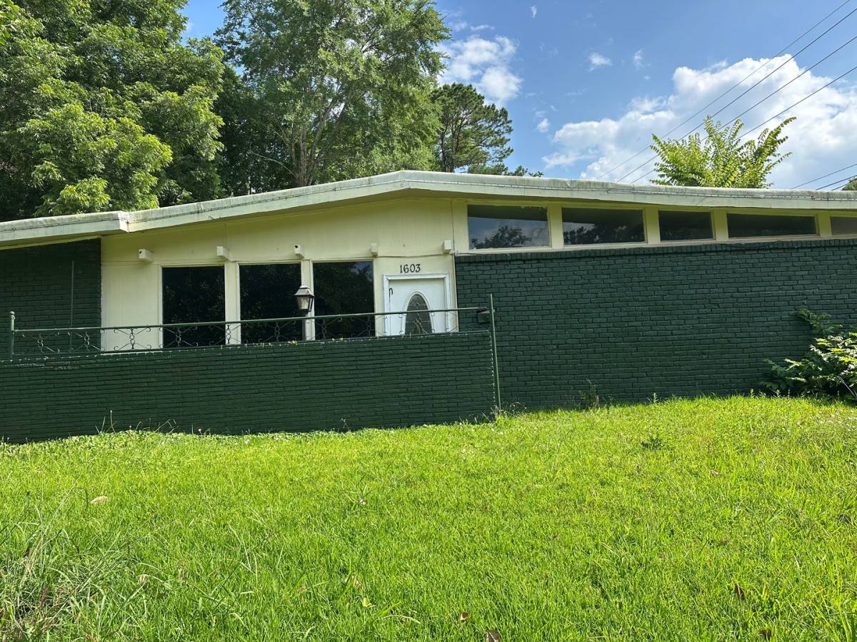 House for rent at 1603 Winchester St, Jackson, MS 39211