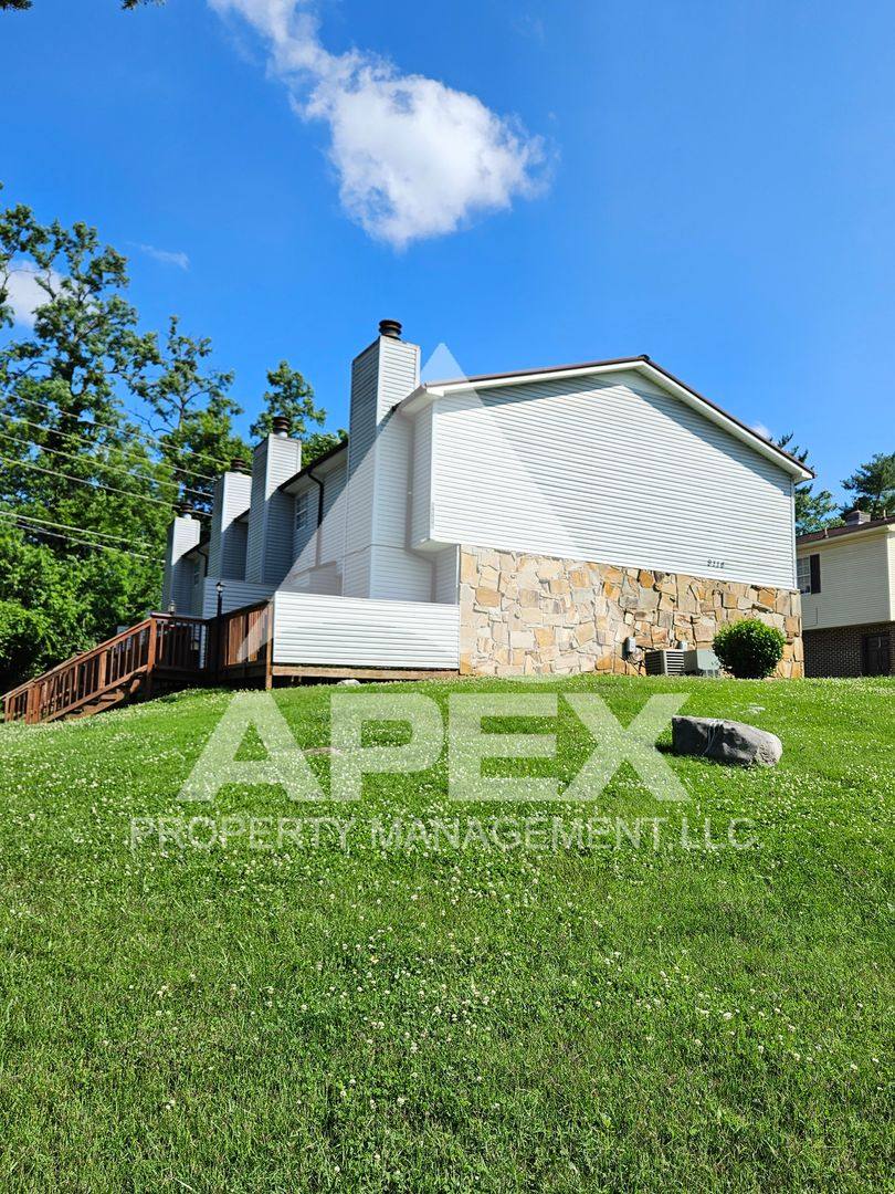 Townhouse for rent at 9116 Cedarpark Lane, Knoxville, TN 37923