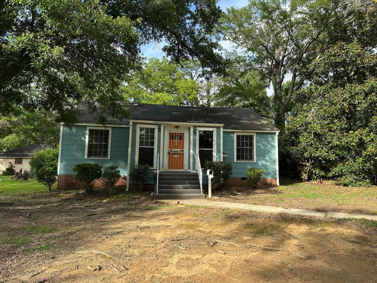 House for rent at 506 Woodbury Rd, Jackson, MS 39206