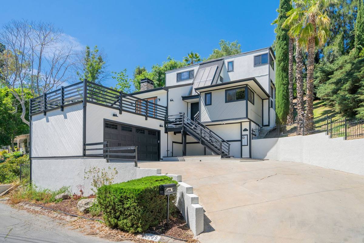 House for rent at 5245 Elvira Rd, Woodland Hills, CA 91364