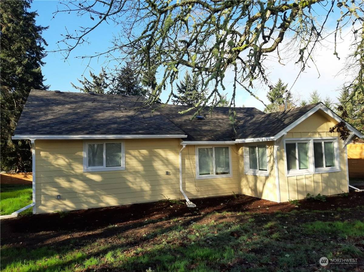 House for rent at 9510 Farwest Dr SW, Lakewood, WA 98498